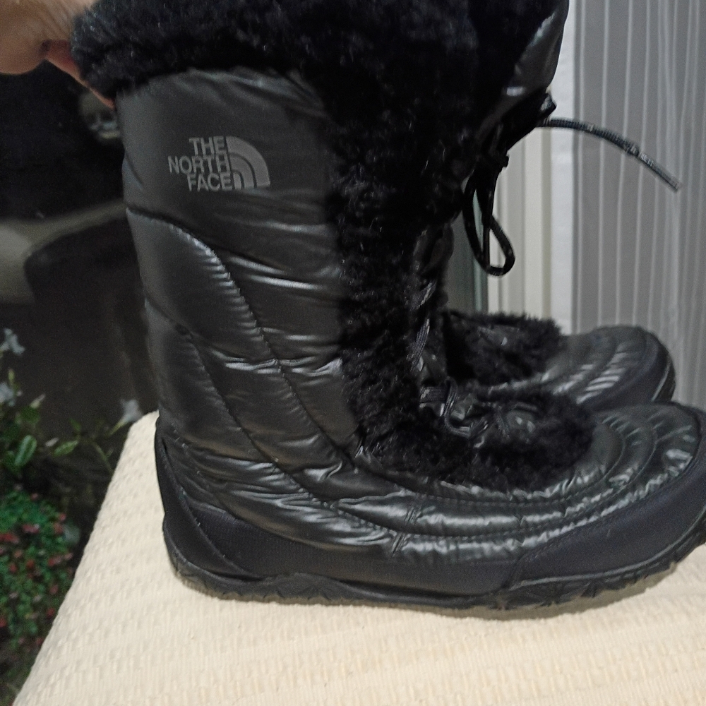 The North Face Women's Black Quilted Down Goose Winter Boots.New Confition - Picture 3 of 11